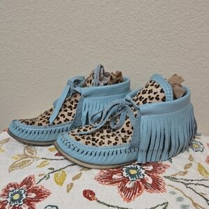 Blue Fringe Leopard Print Moccasins